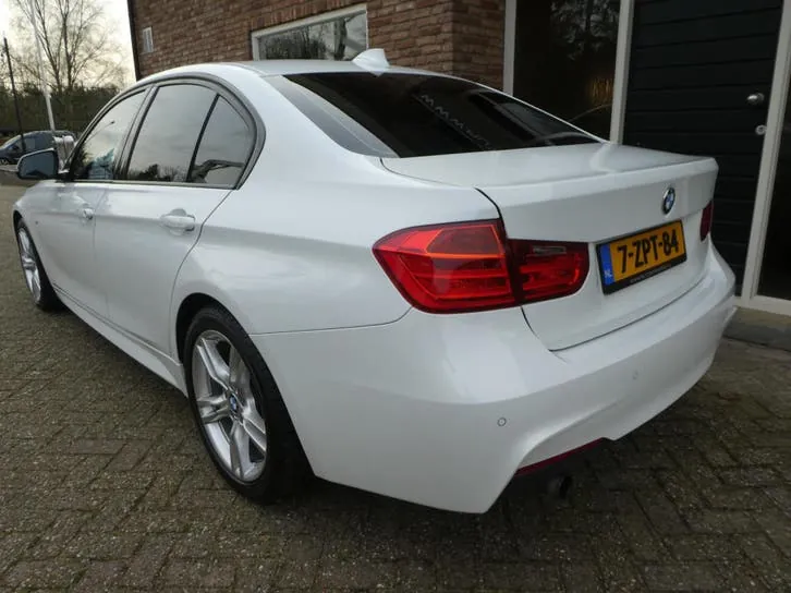 BMW 3 Series 2015 photo 3