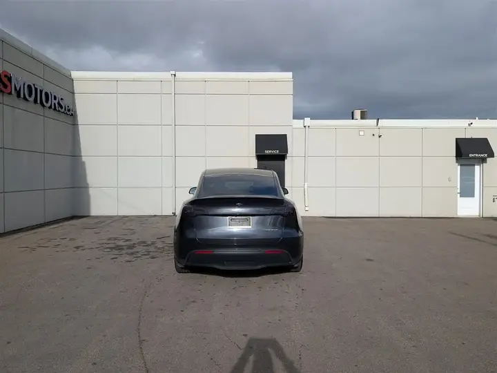 Tesla Model Y 2024 photo 4