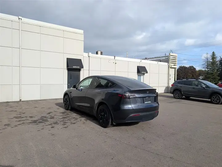 Tesla Model Y 2024 photo 3