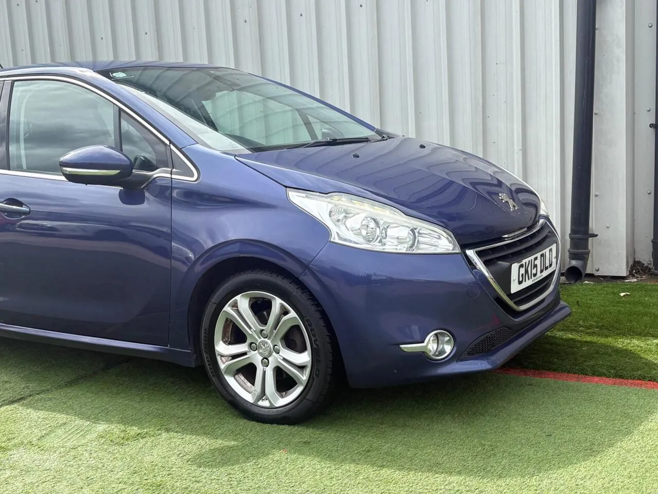 Peugeot 208 2015 photo 5