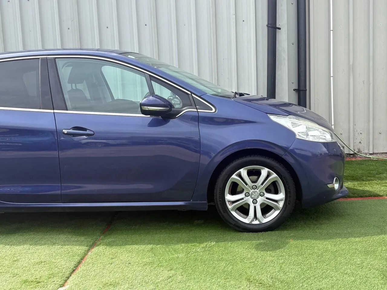 Peugeot 208 2015 photo 4