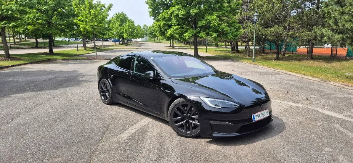 Tesla Model S 2022 photo 2