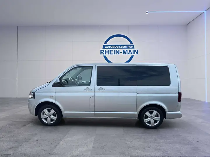 Volkswagen T5 Multivan 2010 photo 3