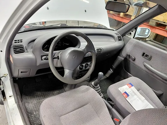 Nissan Micra 1993 photo 5