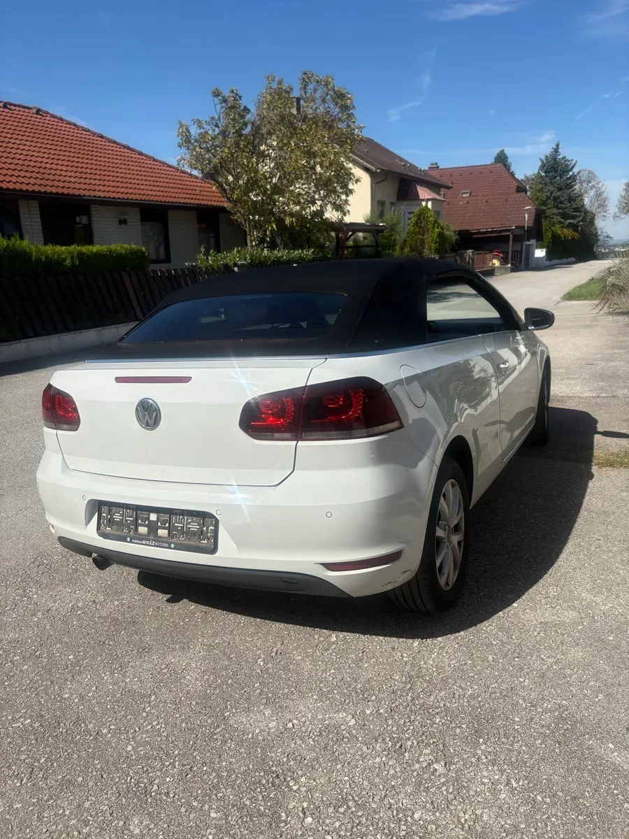 Volkswagen Golf 2011 photo 2