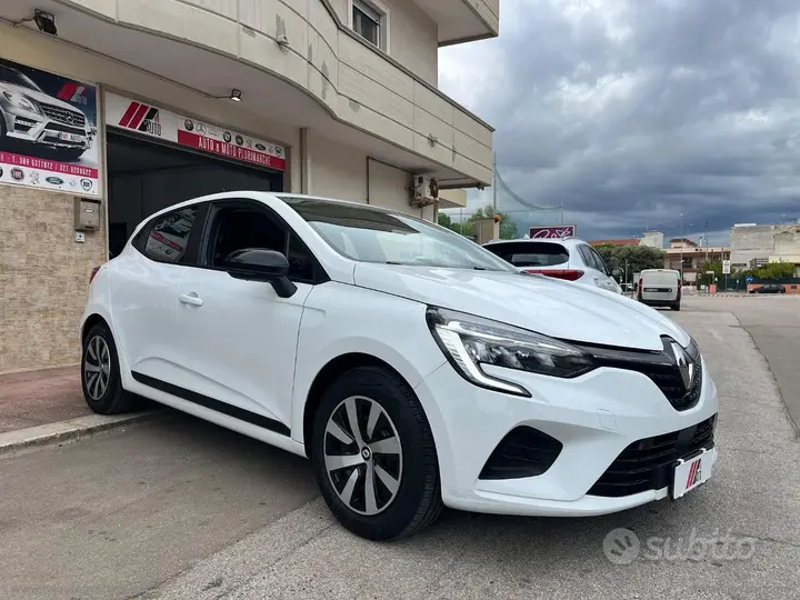 Renault Clio 2023 photo 3
