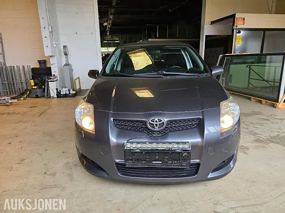 Toyota Auris 2008 photo 2