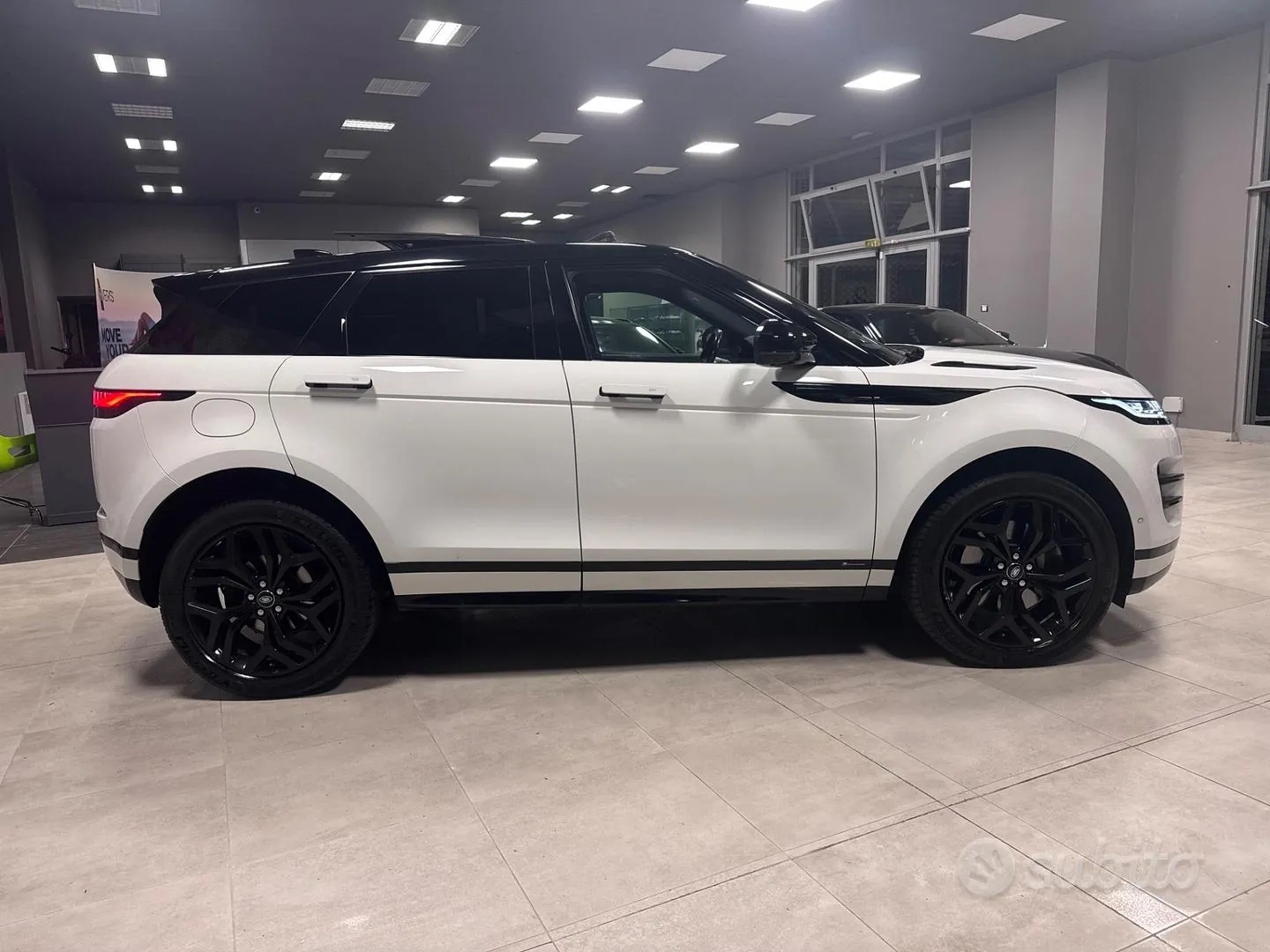 Land Rover Evoque 2019 photo 4