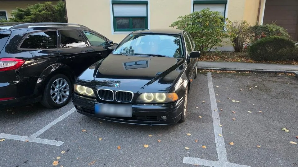BMW 520I