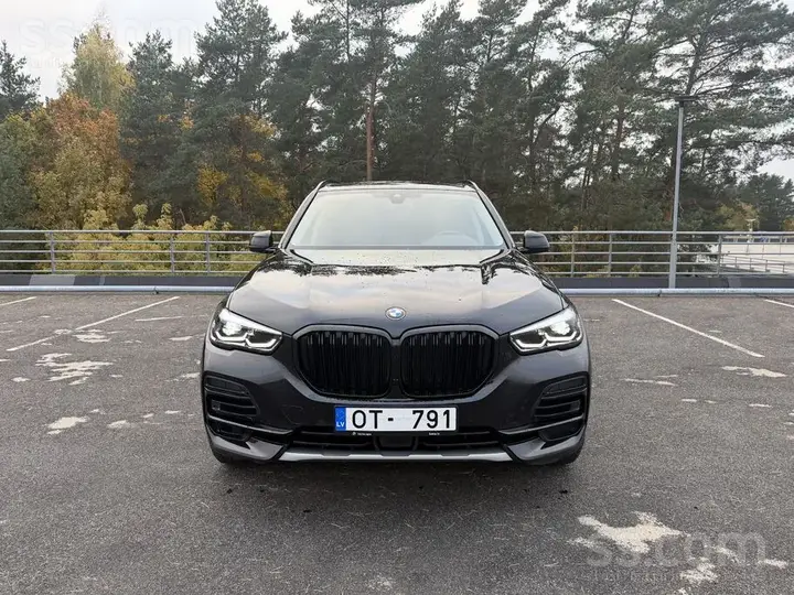 BMW X5 2023 photo 2