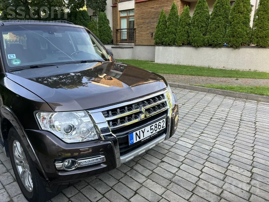 Mitsubishi Pajero 2018 photo 3