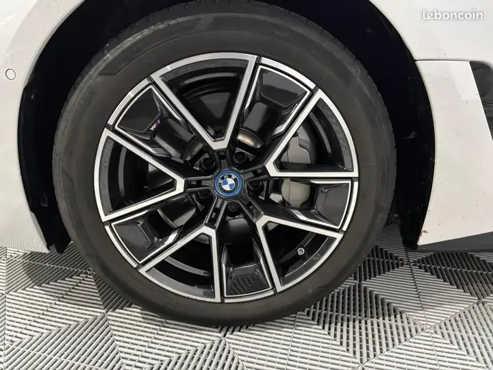BMW I4 2023 photo 5