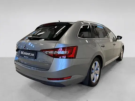 Skoda Superb 2018 photo 4