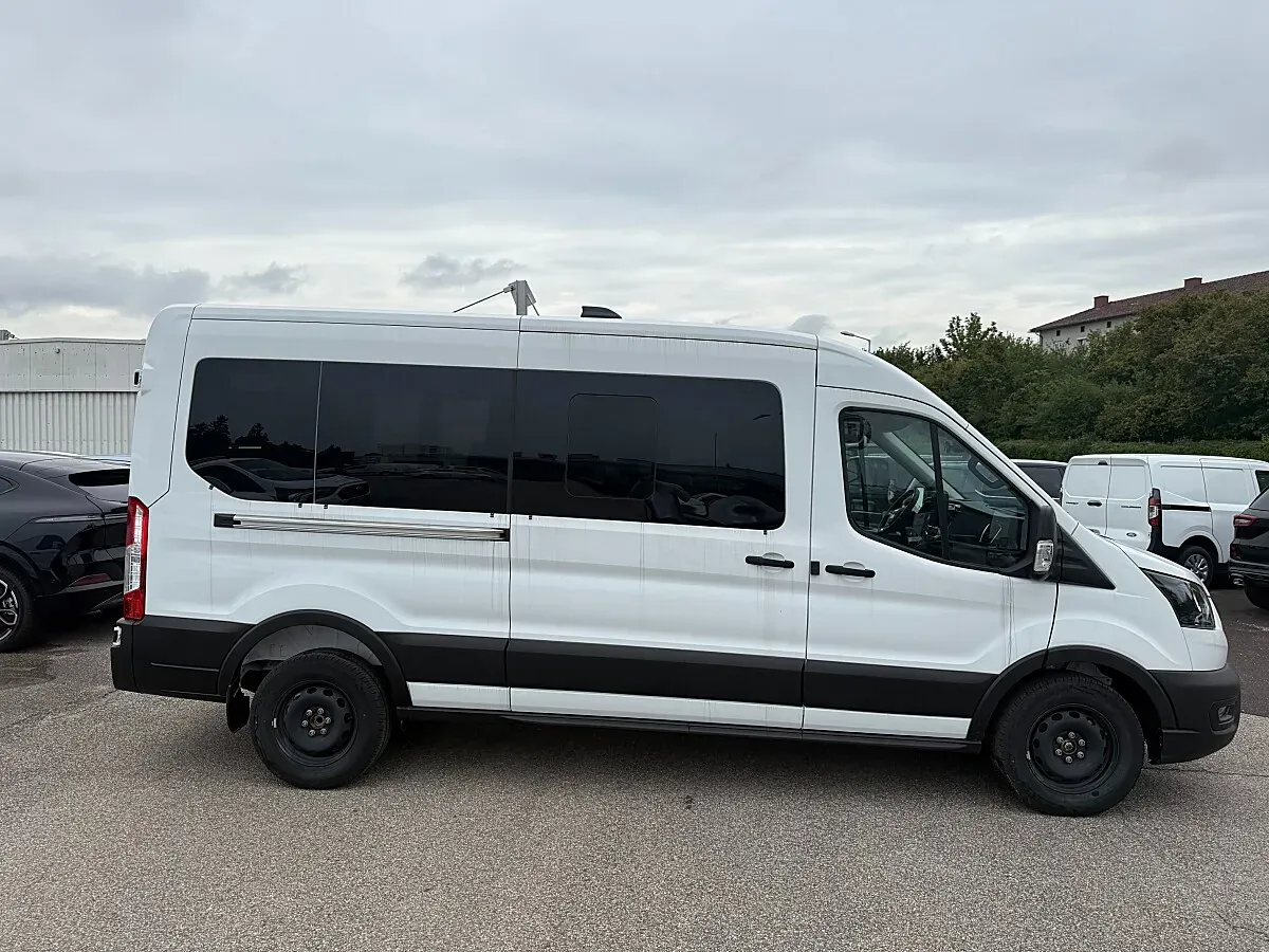 Ford Transit photo 3