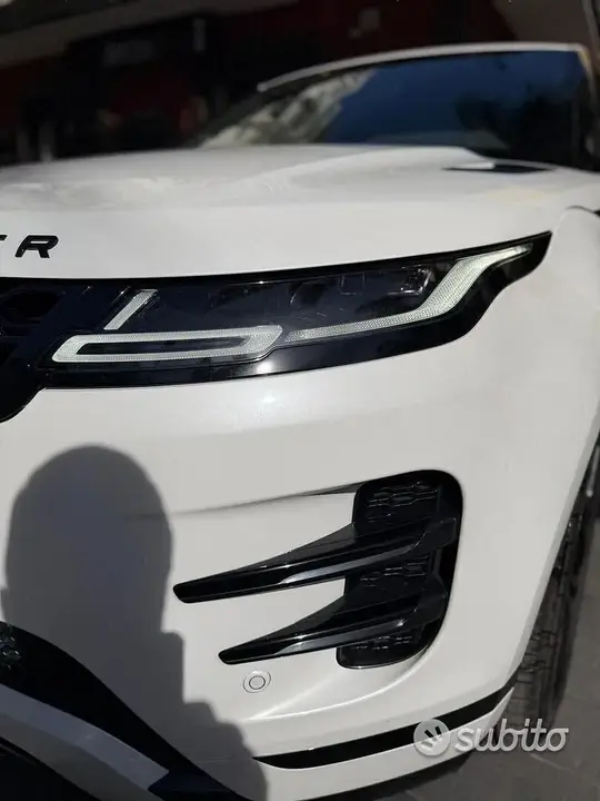 Land Rover Range Rover Evoque 2022 photo 2