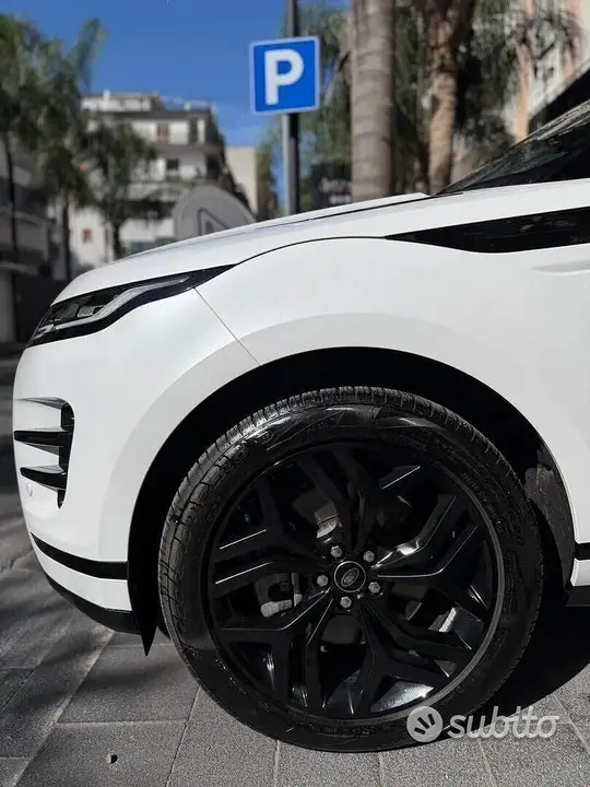 Land Rover Range Rover Evoque 2022 photo 4