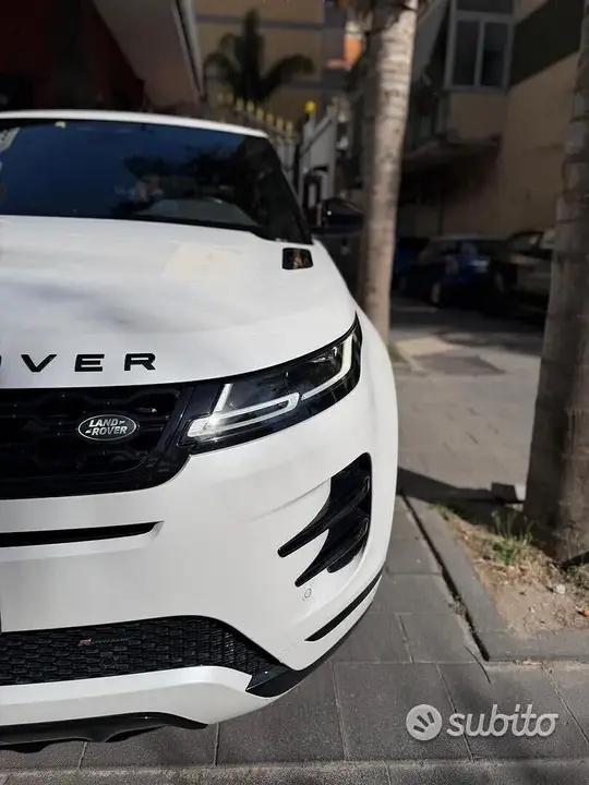 Land Rover Range Rover Evoque 2022 photo 3