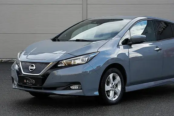 Nissan Leaf 2021 photo 2