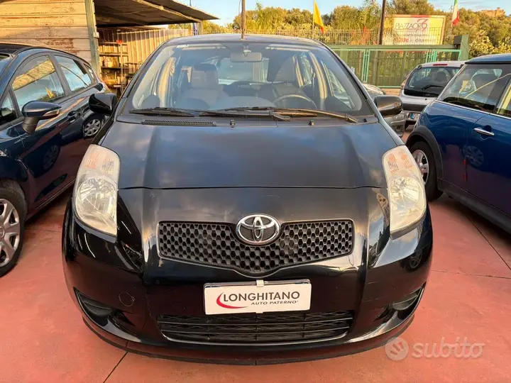 Toyota Yaris 2009 photo 2
