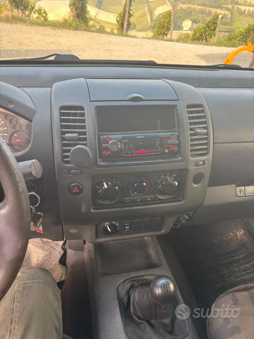 Nissan Navara 2005 photo 4