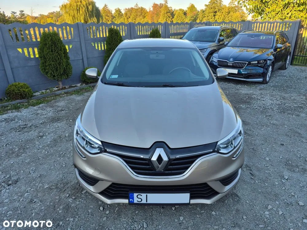 Renault Megane 2018 photo 2