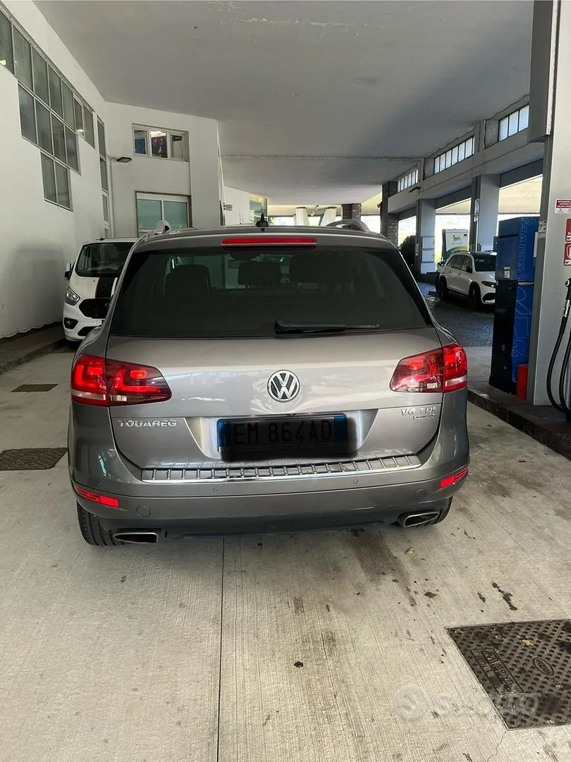 Volkswagen Touareg 2012 photo 2