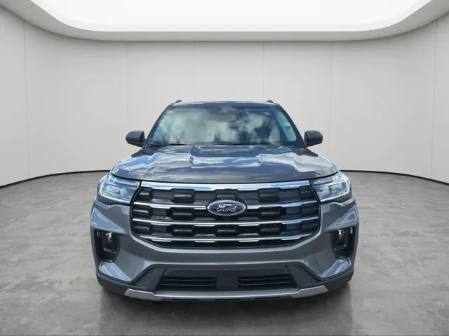 Ford Explorer 2026 photo 2