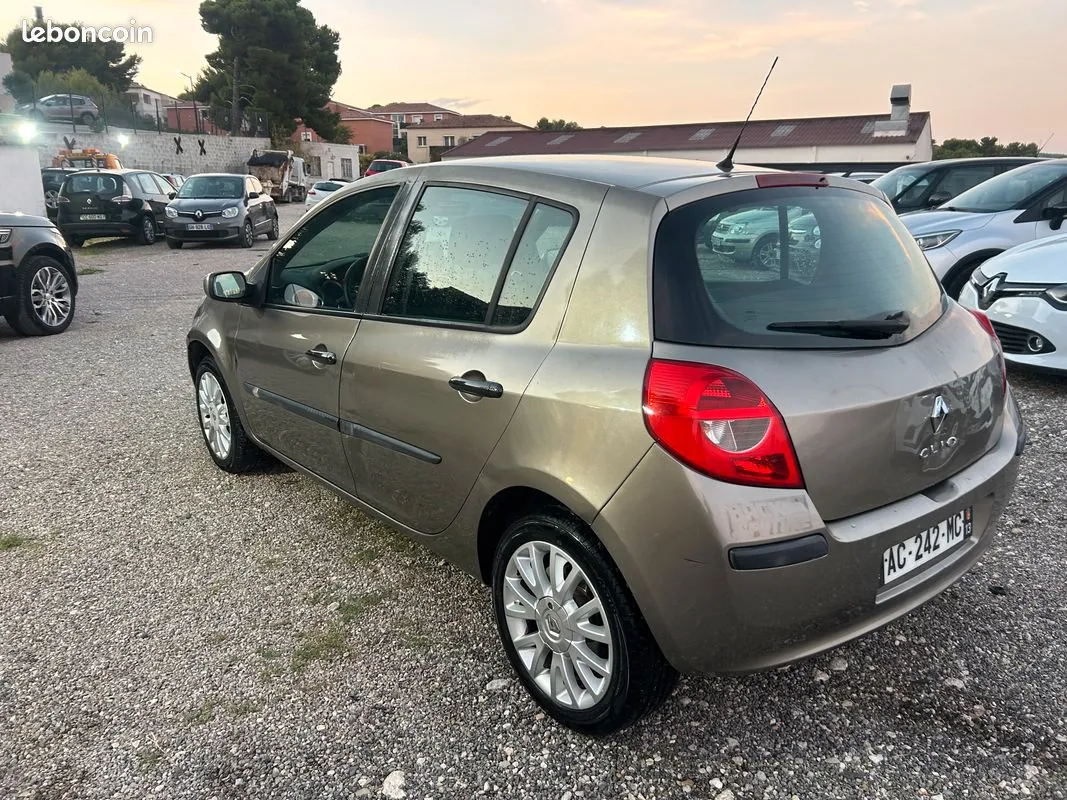 Renault Clio 2008 photo 4