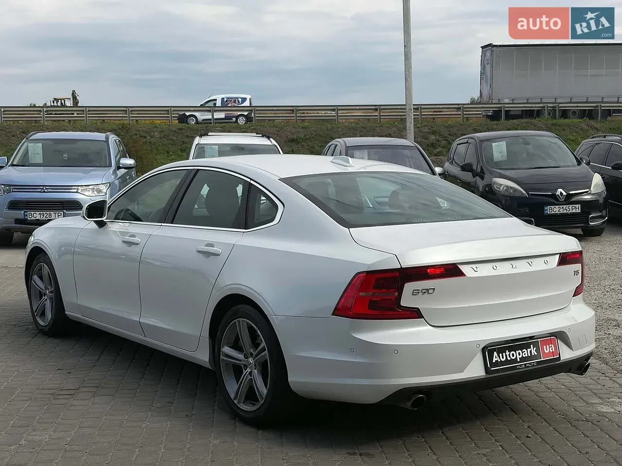Volvo S90 2017 photo 4