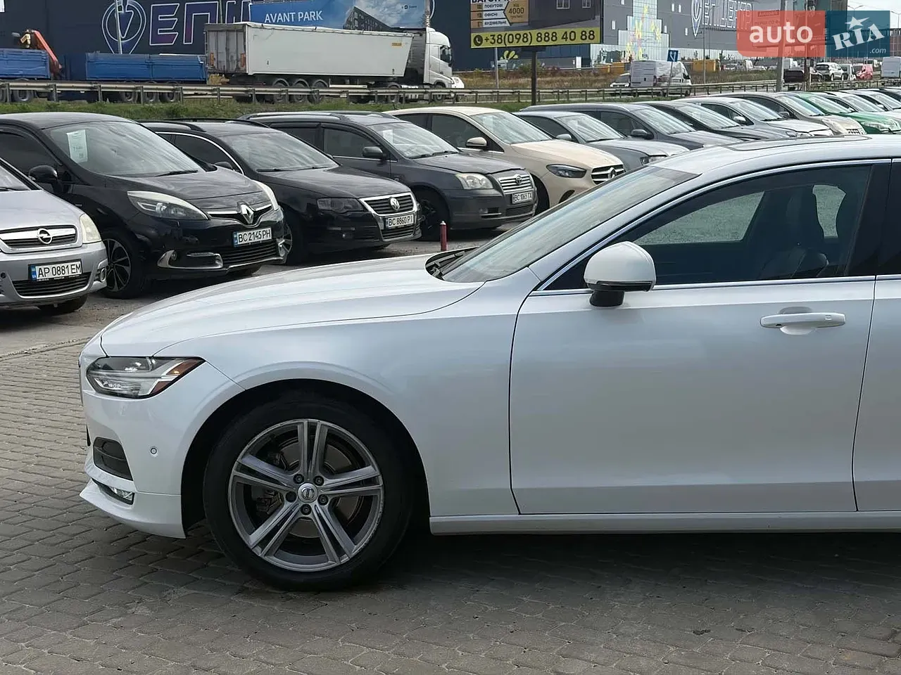 Volvo S90 2017 photo 2