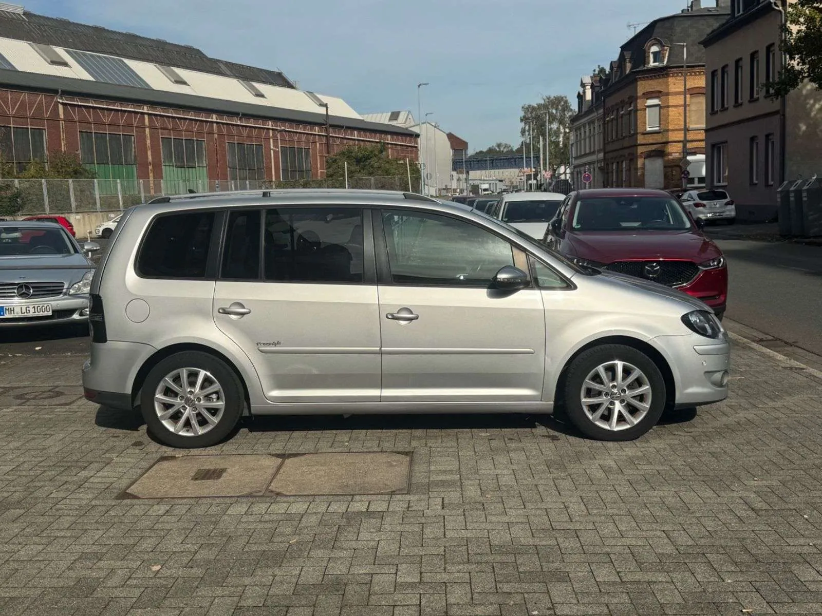 Volkswagen Touran 2010 photo 4