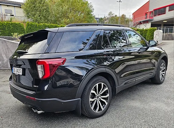 Ford Explorer 2023 photo 5