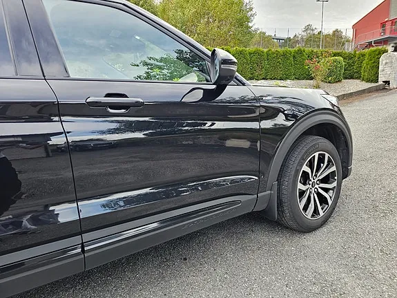Ford Explorer 2023 photo 3