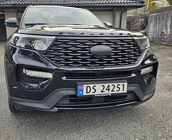 Ford Explorer 2023 photo 4