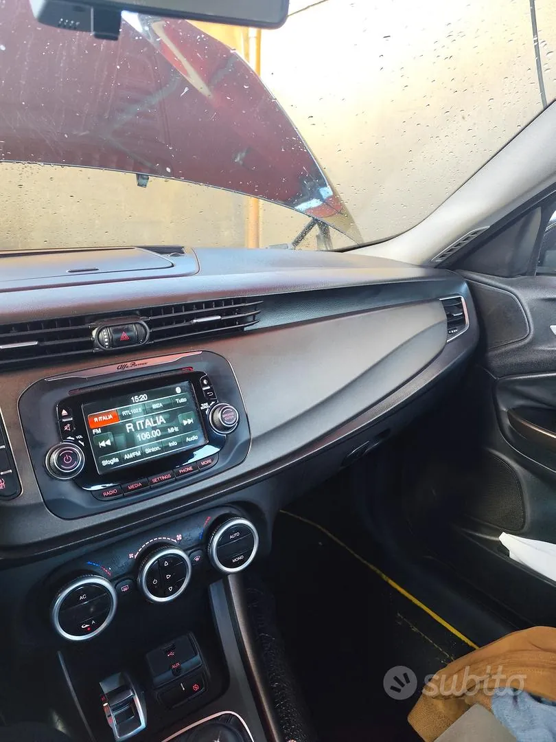 Alfa Romeo Giulietta 2015 photo 5