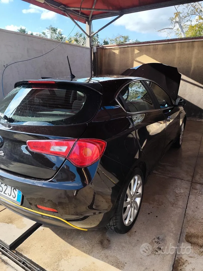 Alfa Romeo Giulietta 2015 photo 3
