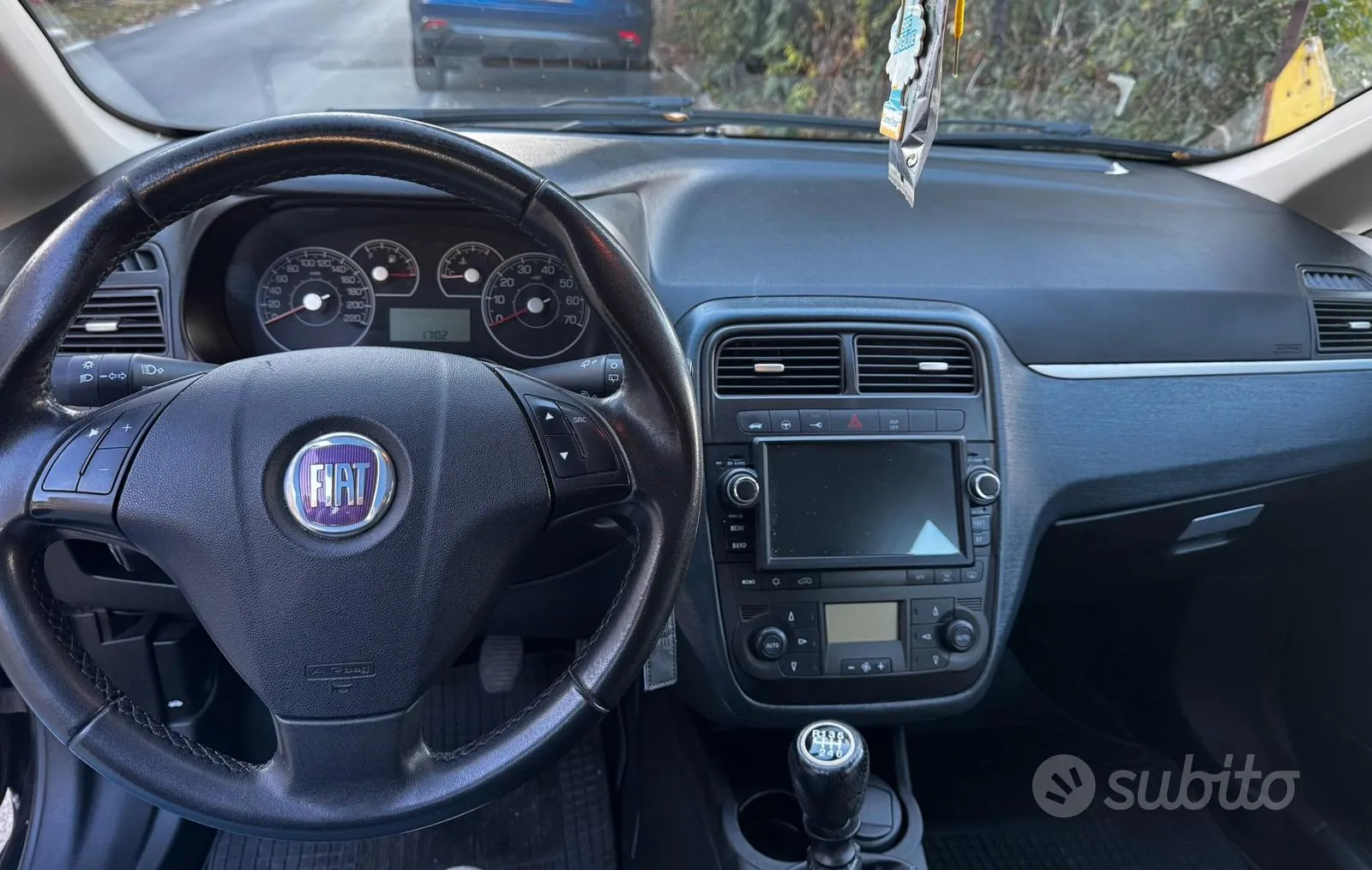Fiat Grande Punto 2011 photo 3