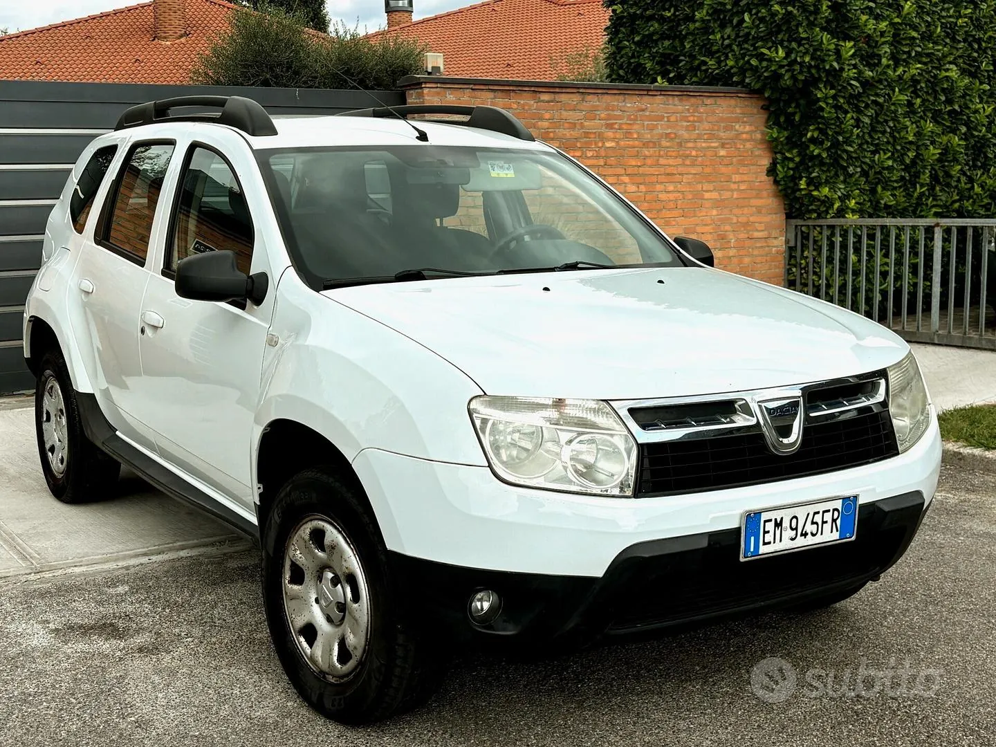 Dacia Duster 2012 photo 2