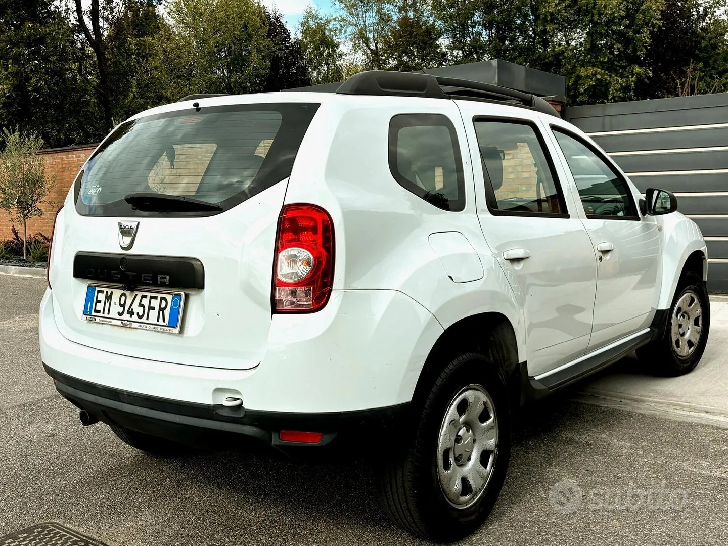 Dacia Duster 2012 photo 4