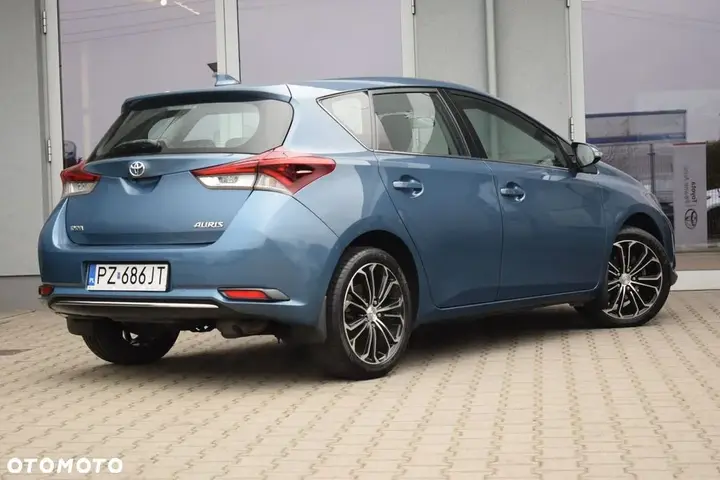 Toyota Auris 2015 photo 2