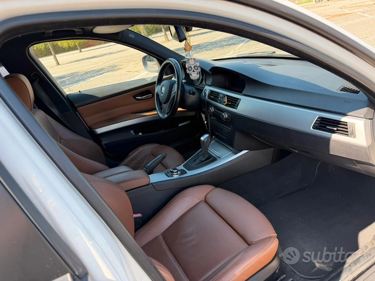 BMW 320D Touring 2010 photo 5