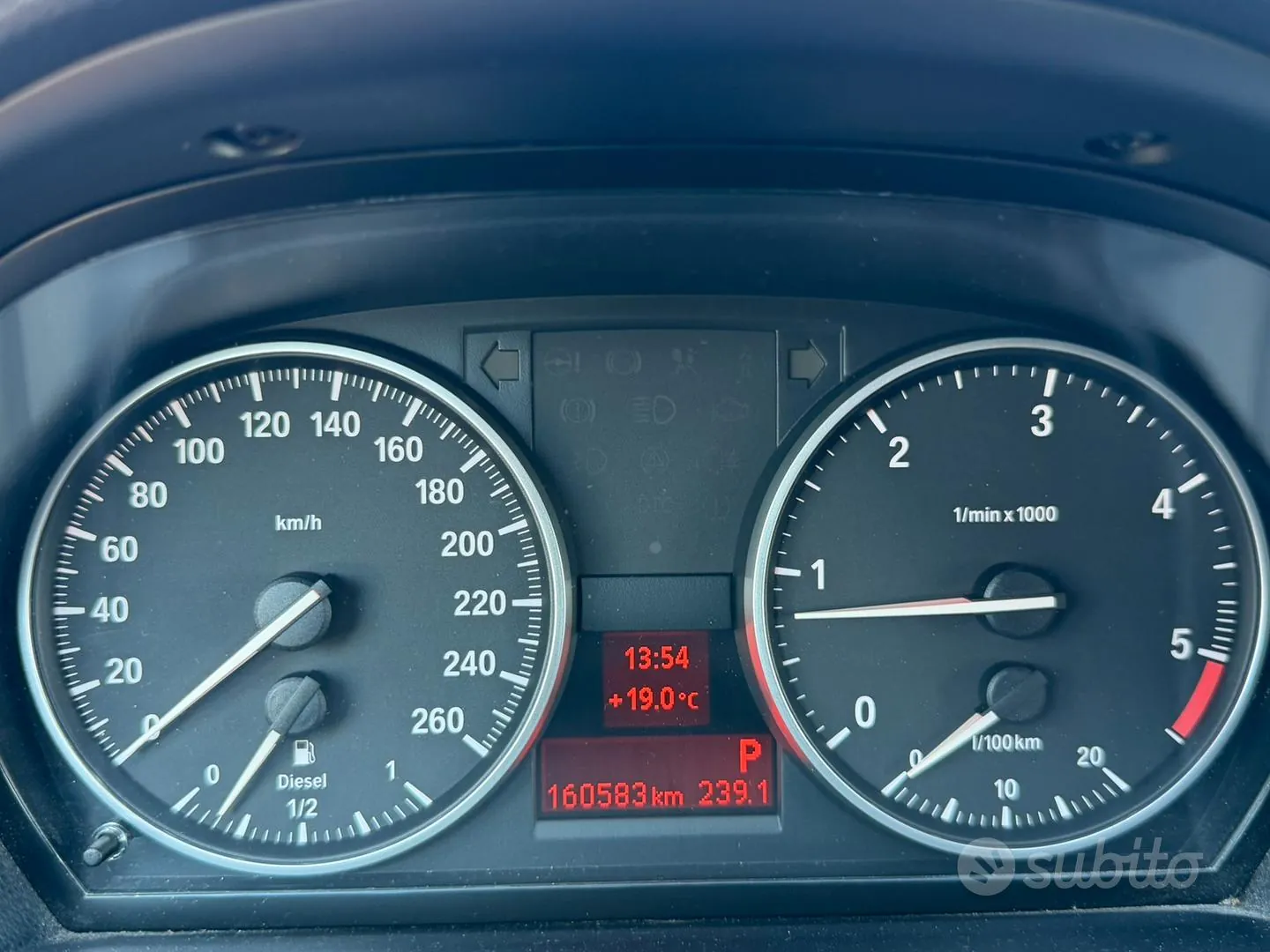 BMW 320D Touring 2010 photo 4