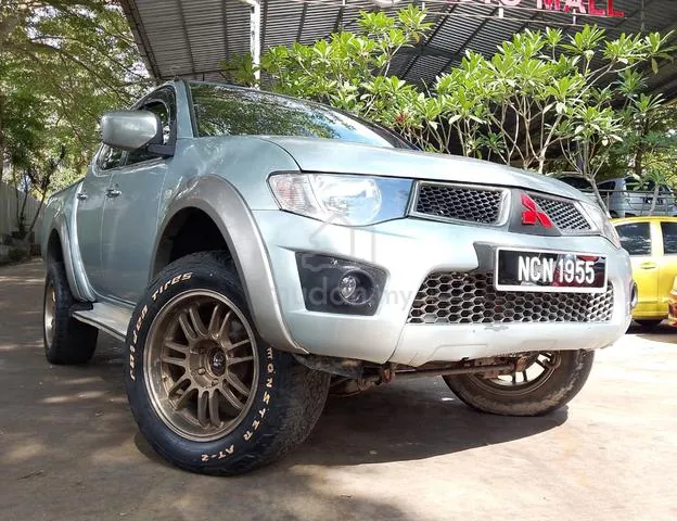 Mitsubishi Triton
