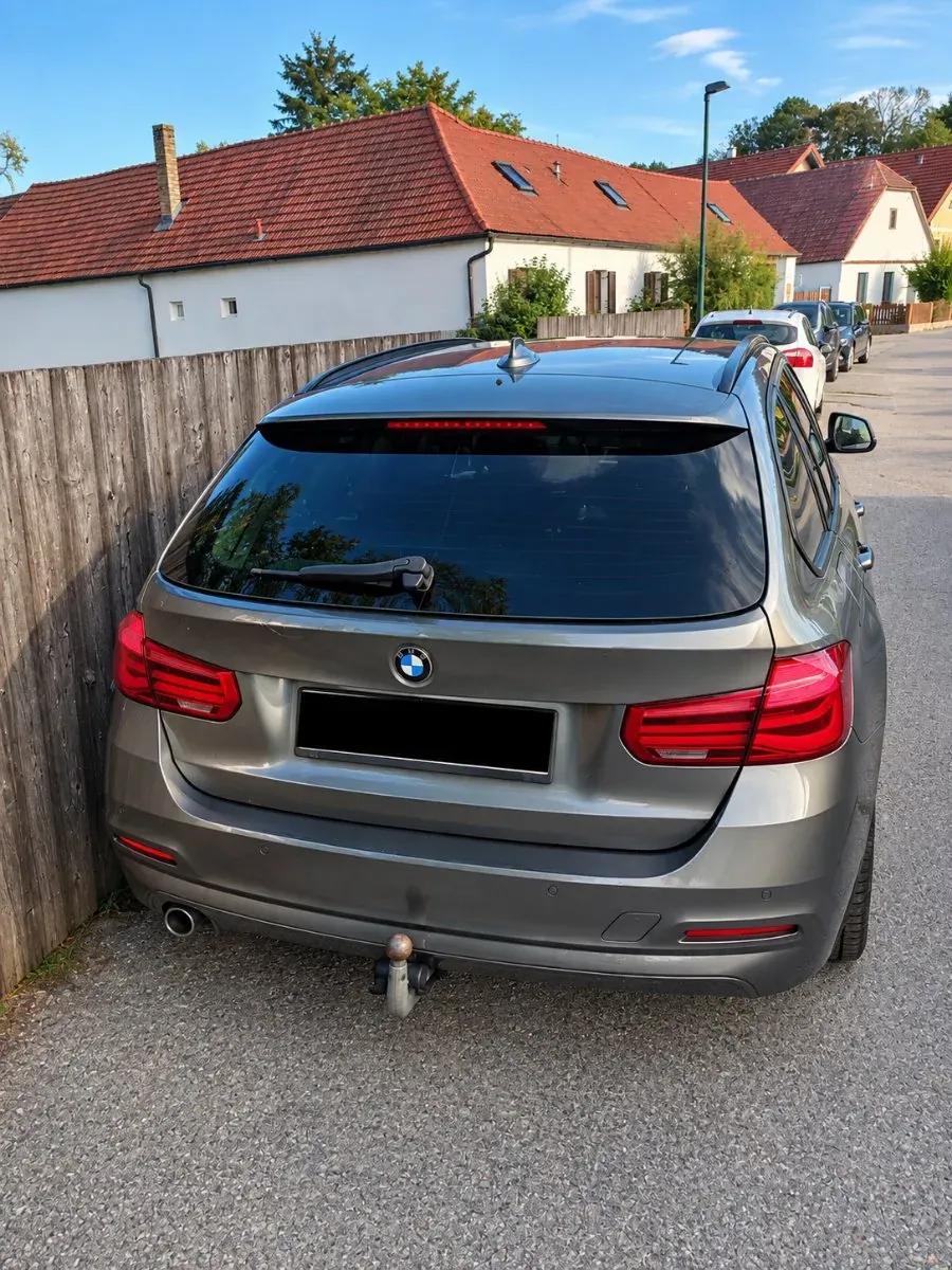 BMW 3 Series 2016 photo 2