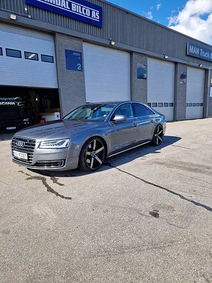 Audi A8 2015 photo 2