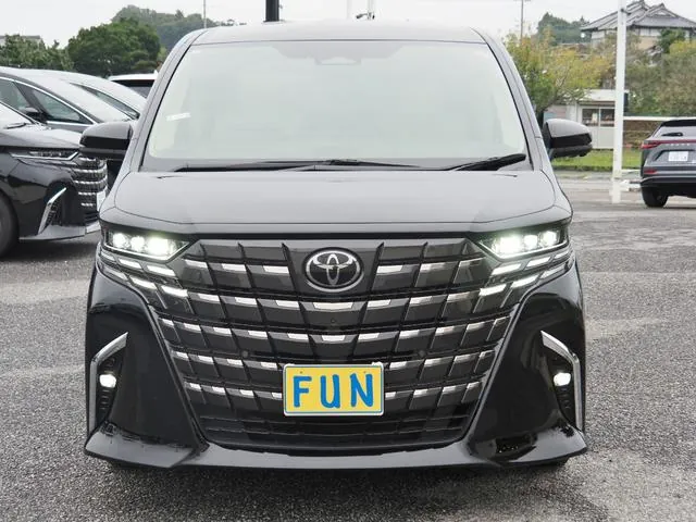 Toyota Alphard 2024 photo 2