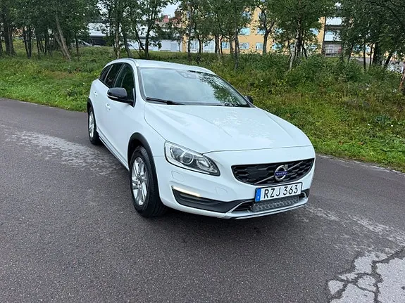 Volvo V60 Cross Country 2018 photo 3