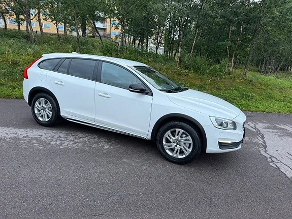 Volvo V60 Cross Country 2018 photo 4