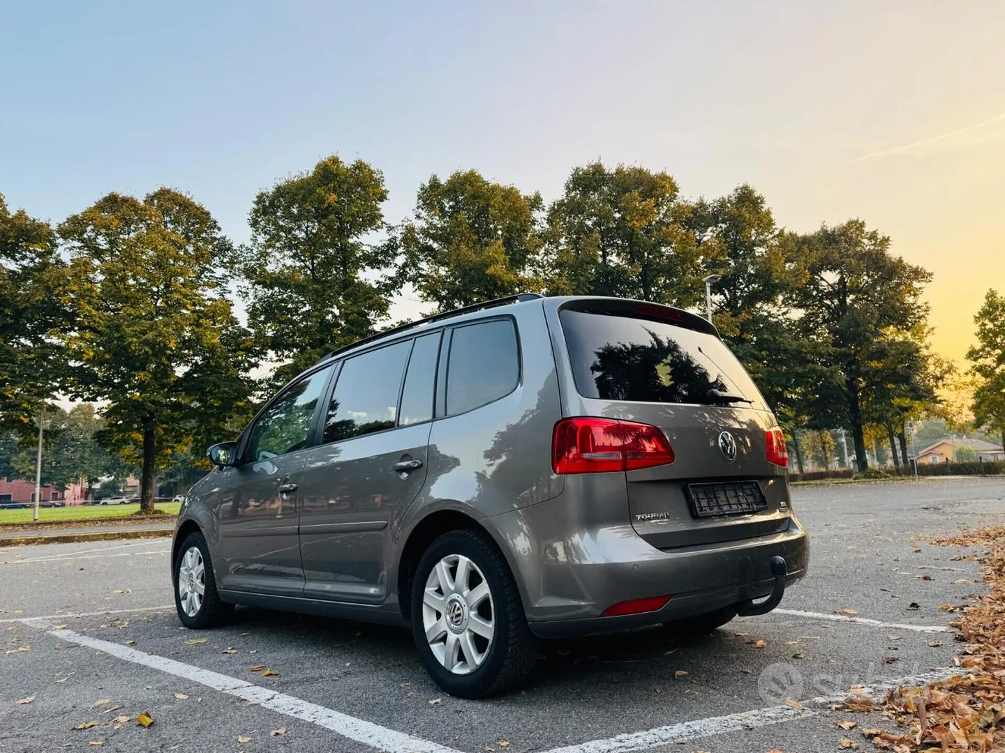 Volkswagen Touran 2011 photo 4