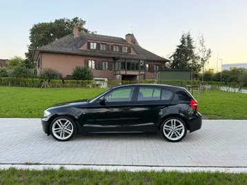 BMW 118I 2011 photo 2